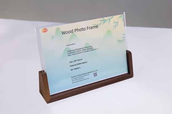 Buy Modern 4*6 Inch Acrylic Sign Holder Clear Picture Photo Frames With Wood Base For Home Office online manufacture