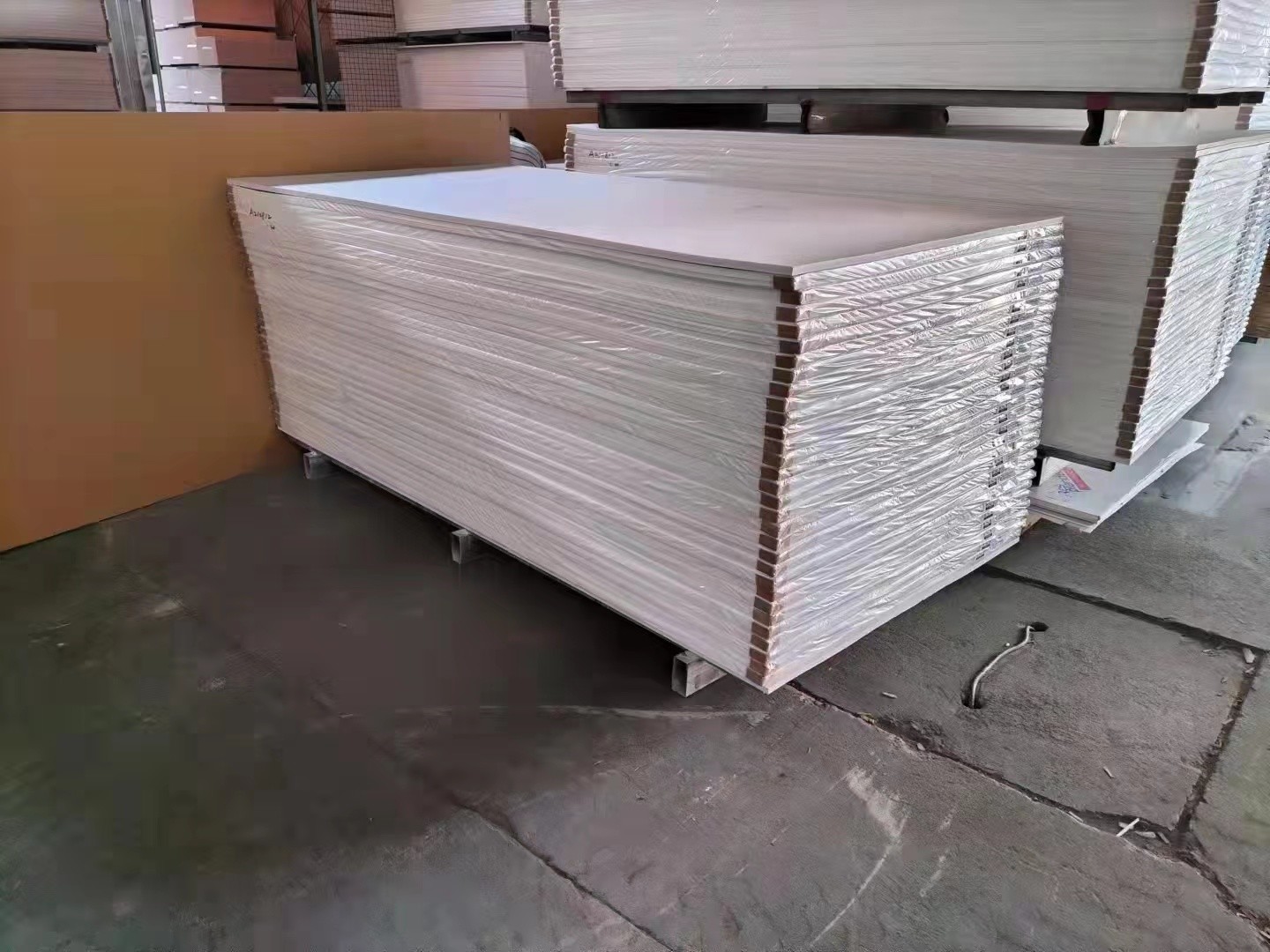 Hard High Density 1220*2440mm White Pvc Foam Sheet Forex Celuka